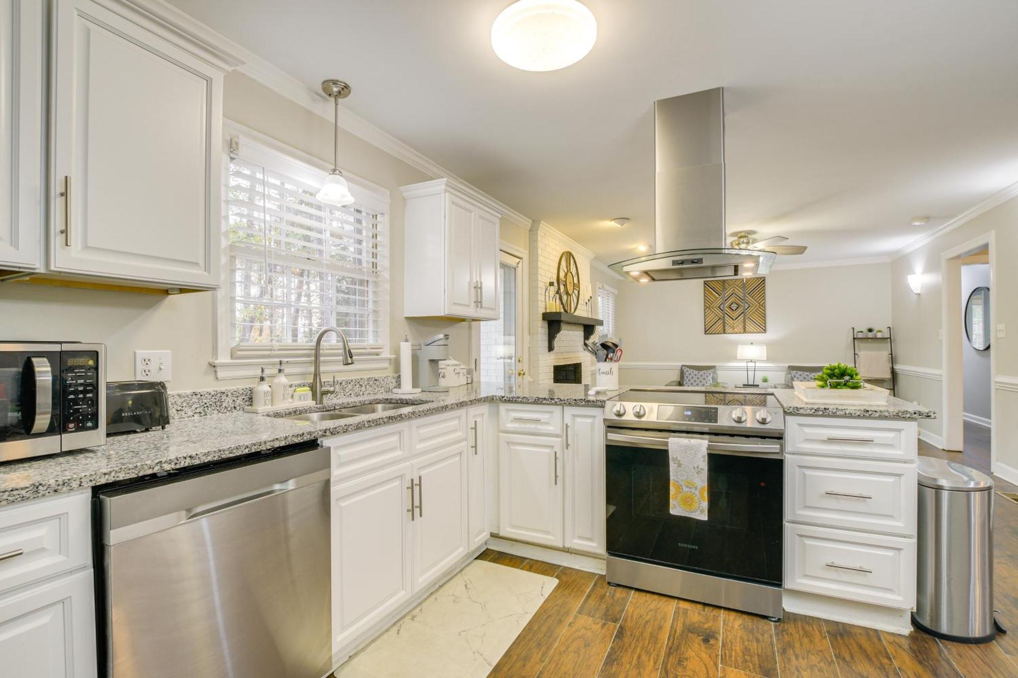 Serene Family Home With Deck In Knightdale! Buitenkant foto